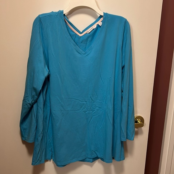 Sale 🌟🛍️🛍💕Isaac Mizrahi Blue long Sleeves Top - Picture 1 of 6